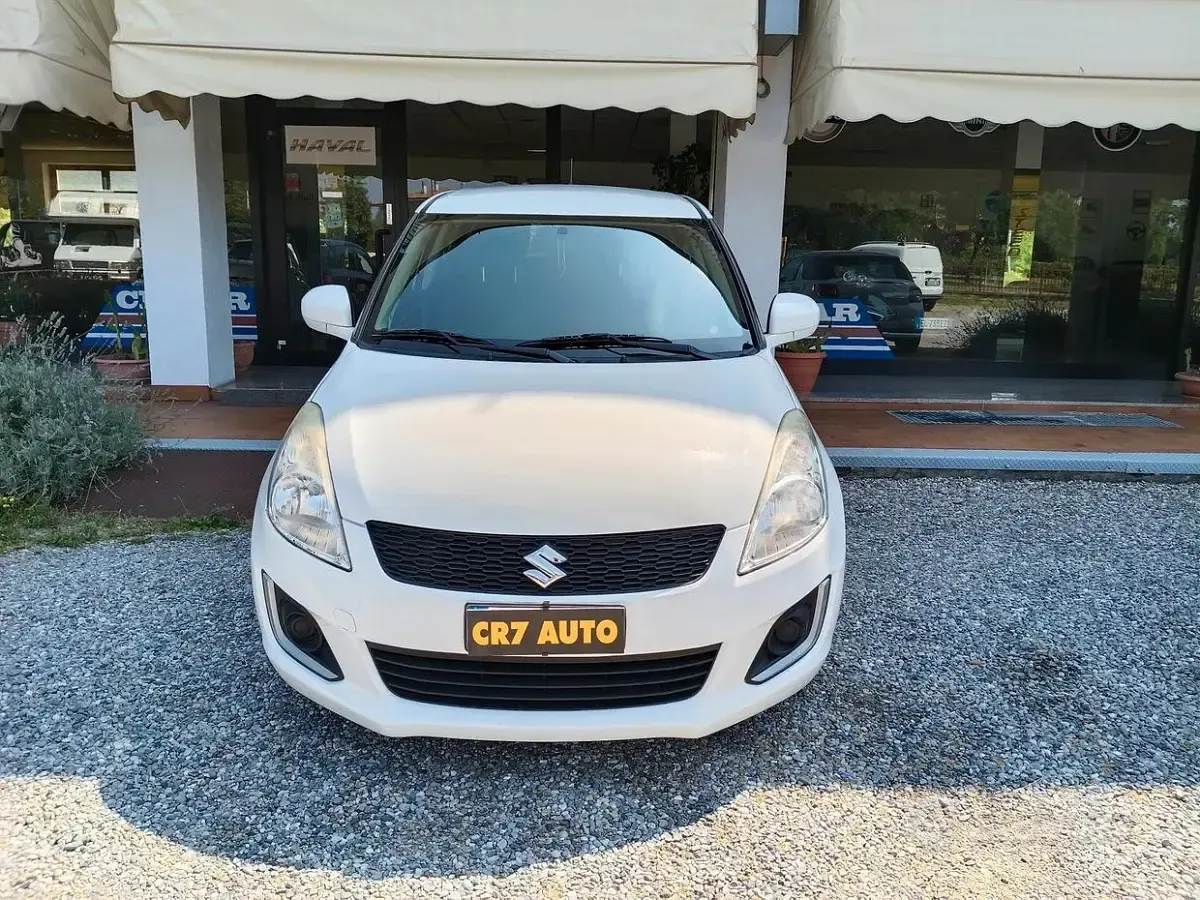 Usata Suzuki Swift Cool 75 CV (55 kW) 2015 Bianco Utilitaria