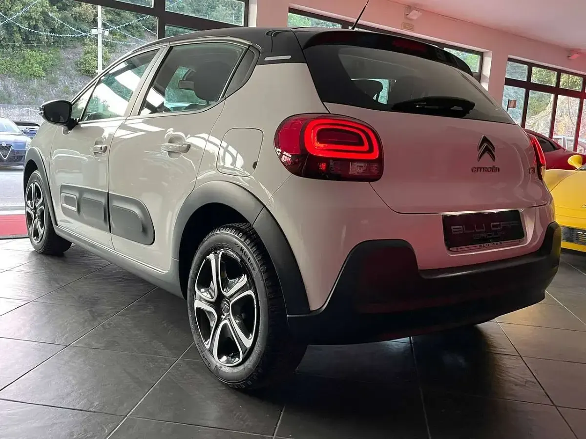 Usata Citroën C3 Shine 83 CV (61 kW) 2022 Bianco Utilitaria