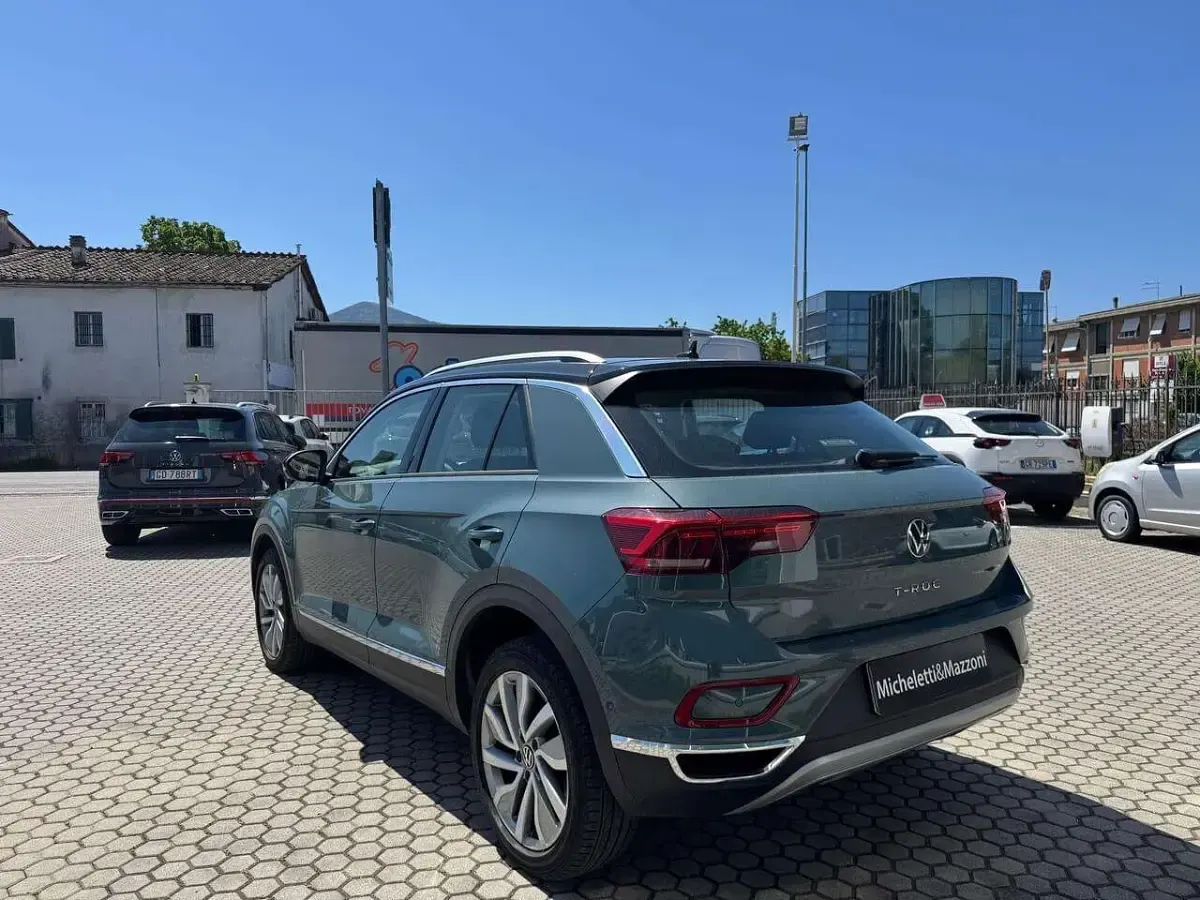 Usata VW T-Roc Style 150 CV (110 kW) 2023 Verde SUV