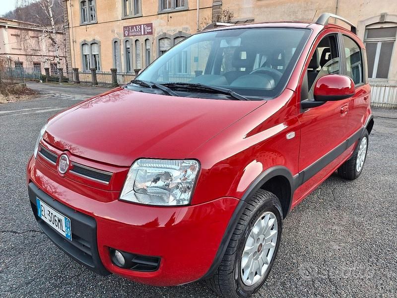 Usata Fiat Panda 4x4 Climbing 69 CV (50 kW) 2012 Other Utilitaria