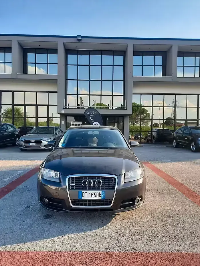 Usado Audi A3 Ambition 170 CV (125 kW) 2008 Gris Utilitario