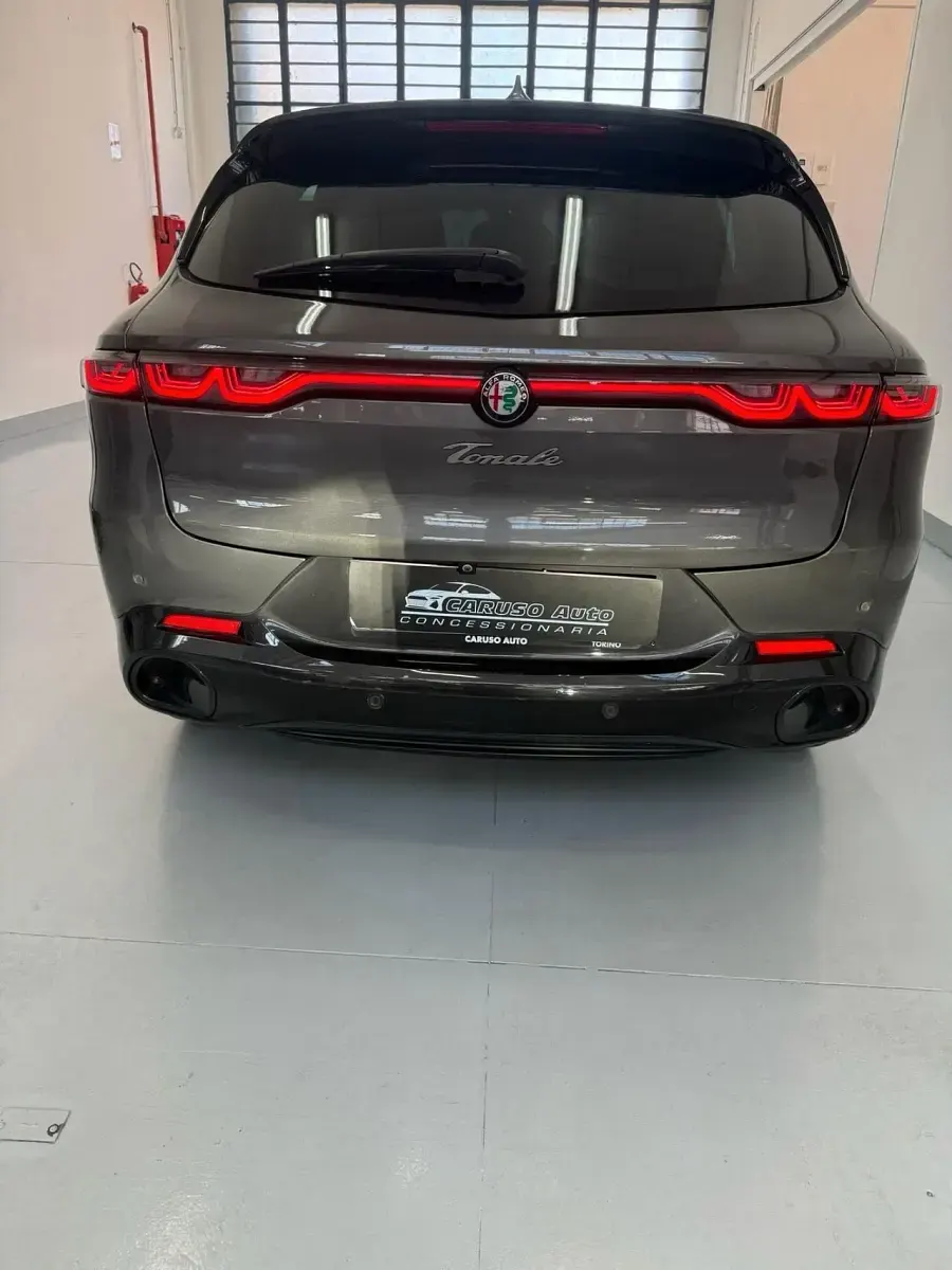 Usata Alfa Romeo Tonale Edizione Speciale 160 CV (117 kW) 2023 Grigio SUV