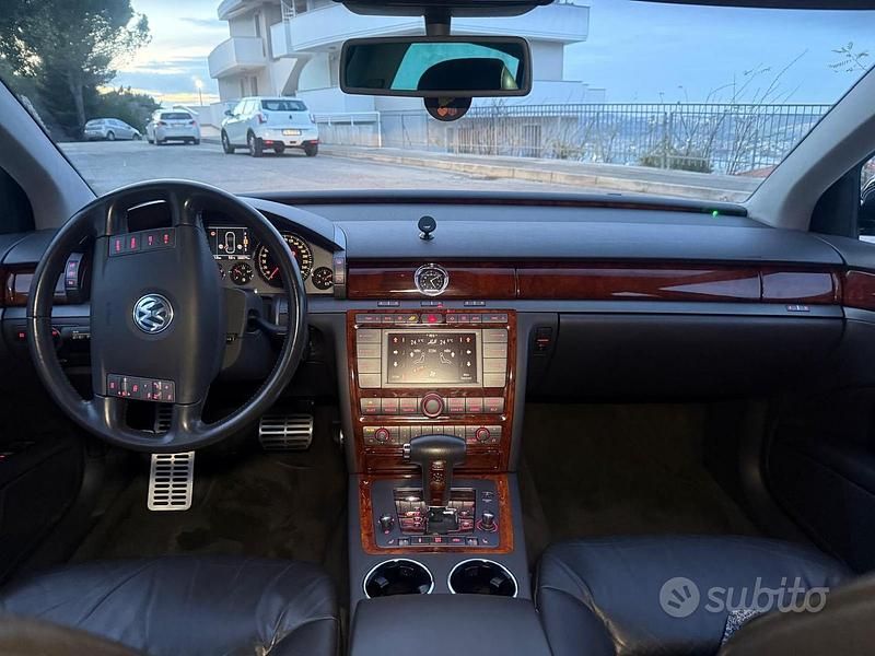 Occasion VW Phaeton 313 PK (230 kW) 2004 Zwart Sedan