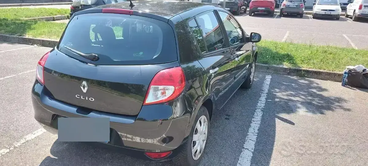 Usata Renault Clio II 75 CV (55 kW) 2009 Nero Berlina