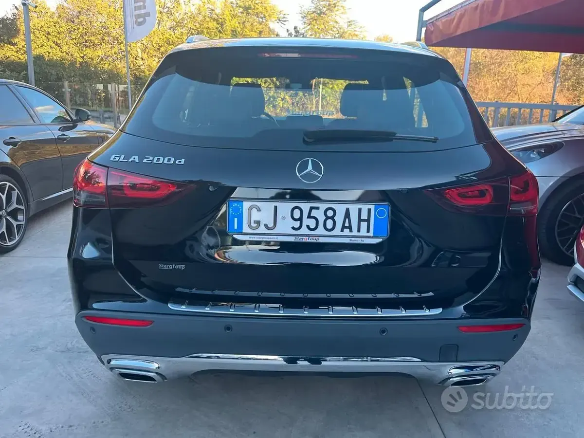 Usata Mercedes GLA200 150 CV (110 kW) 2022 Nero SUV