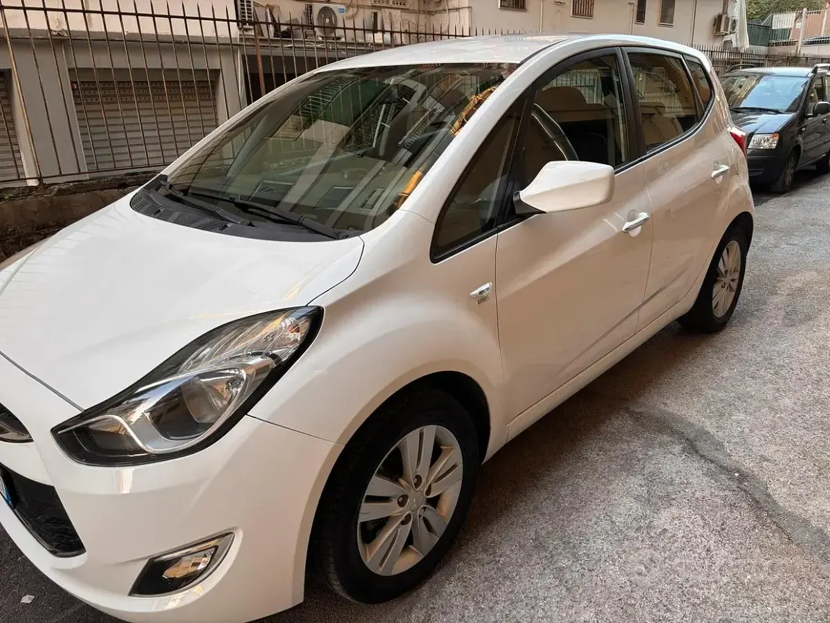 Usata Hyundai ix20 90 CV (66 kW) 2014 Bianco Utilitaria