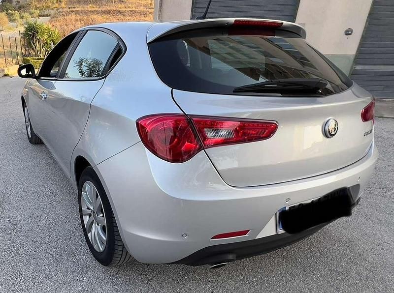 Usata Alfa Romeo Giulietta Business 120 CV (88 kW) 2016 Grigio Berlina