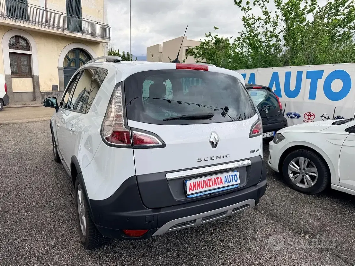 Usata Renault Scénic XMOD 110 CV (80 kW) 2015 Bianco Monovolume