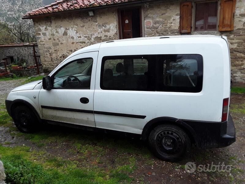 Usata Opel Combo S 97 CV (71 kW) 2006 Bianco Monovolume