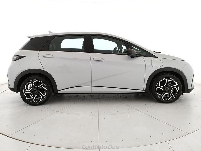 Nuova BYD Dolphin Comfort 150 kW (204 CV) 2025 Skiing white Utilitaria