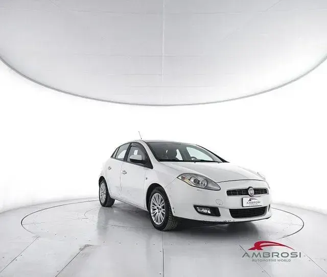Usata Fiat Bravo Dynamic 90 CV (66 kW) 2009 Bianco Utilitaria