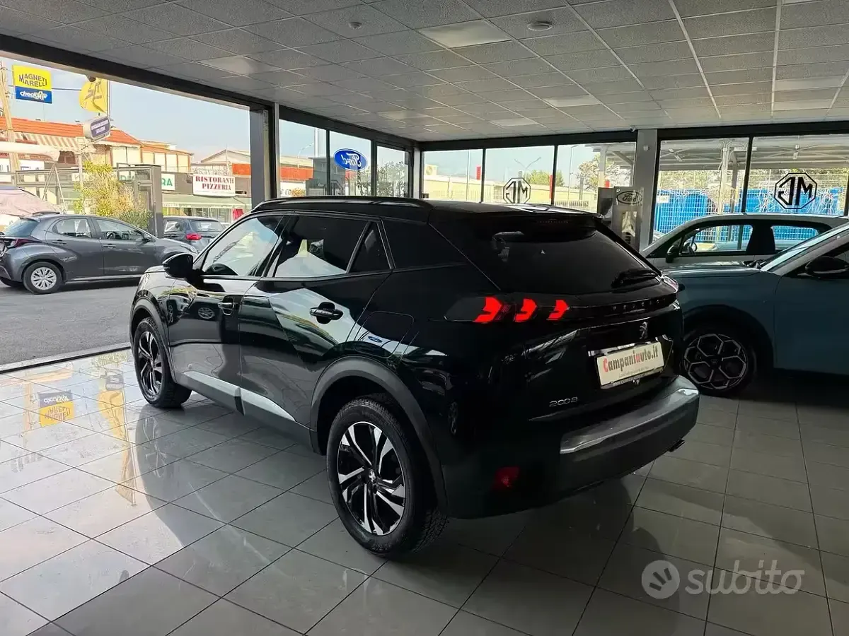 Usata Peugeot 2008 Allure 131 CV (96 kW) 2022 Nero SUV