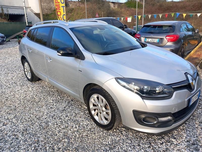Usata Renault Mégane GrandTour 110 CV (80 kW) 2015 Argento Station wagon