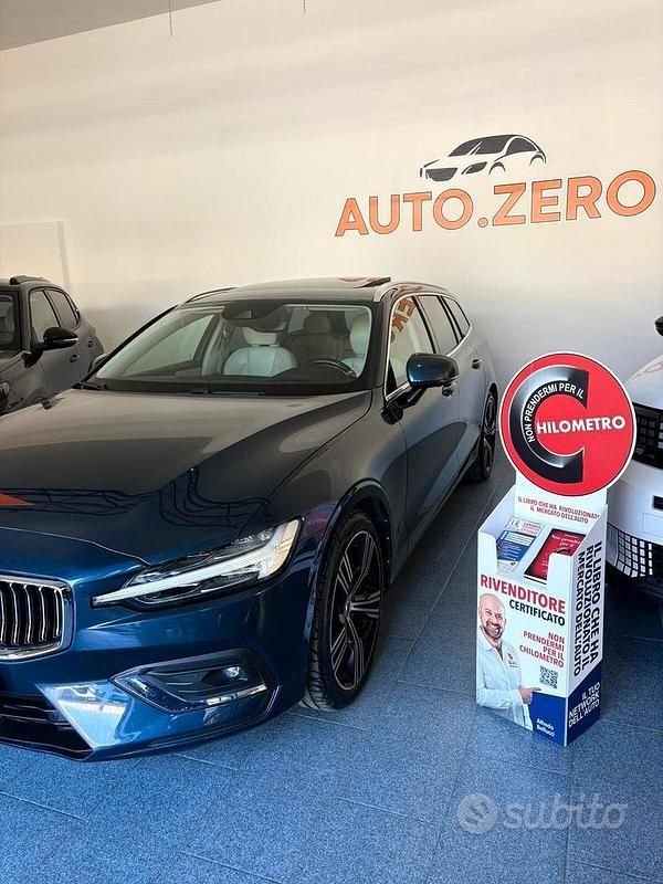Usata Volvo V60 R-Design 190 CV (139 kW) 2018 Blu/azzurro Station wagon