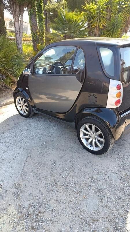 Usata 2001 Smart ForTwo Coupé Due volumi | 2800 € - Immagine 1/4