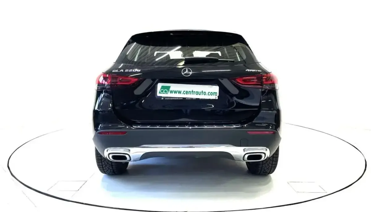 Usata Mercedes GLA220 190 CV (139 kW) 2023 Nero SUV