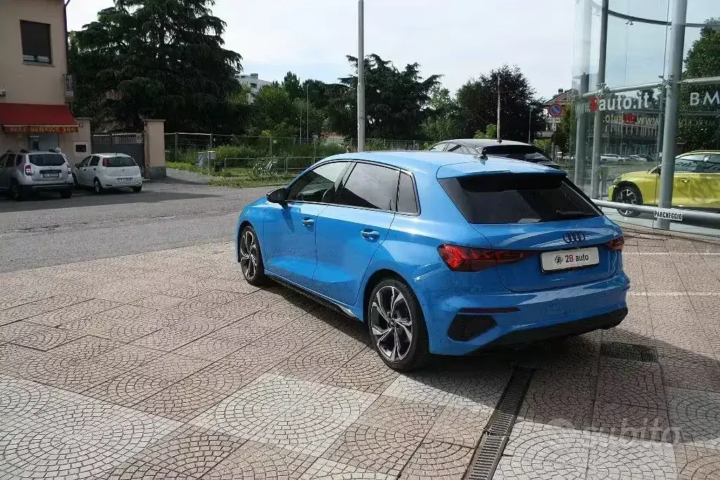 Usata Audi A3 S-Line 150 CV (110 kW) 2022 Blu Berlina