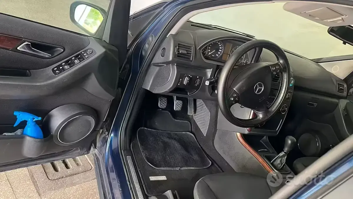 Usata Mercedes A150 Elegance 95 CV (69 kW) 2007 Blu Utilitaria
