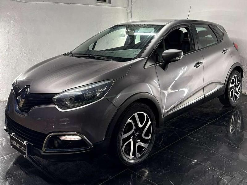 Usata Renault Captur 90 CV (66 kW) 2013 Grigio SUV