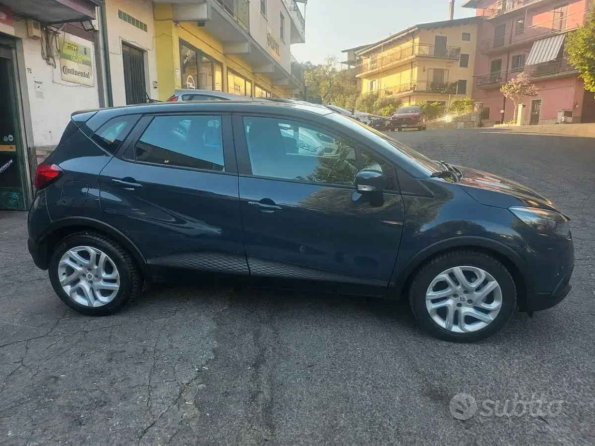 Usata Renault Captur 90 CV (66 kW) 2014 Grigio SUV