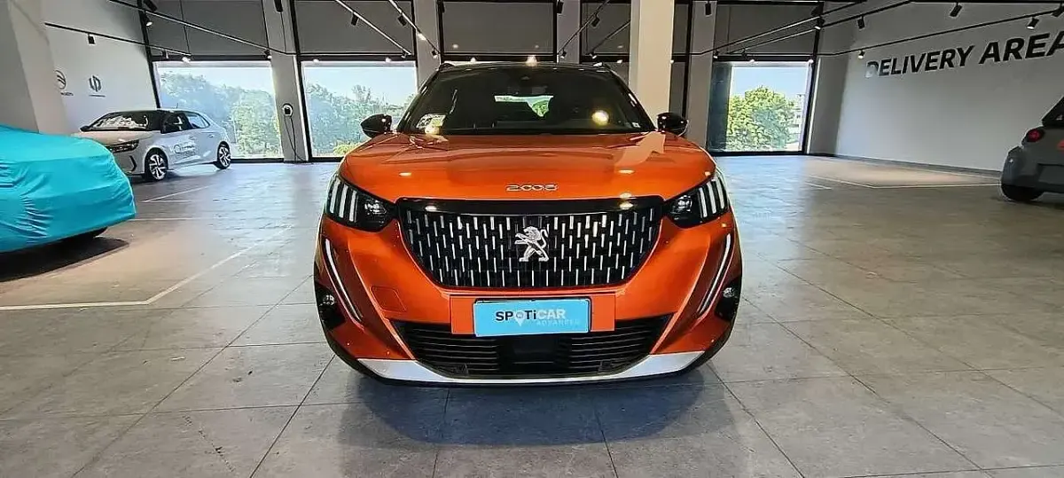 Usata Peugeot 2008 GT 131 CV (96 kW) 2022 Metallic copper SUV
