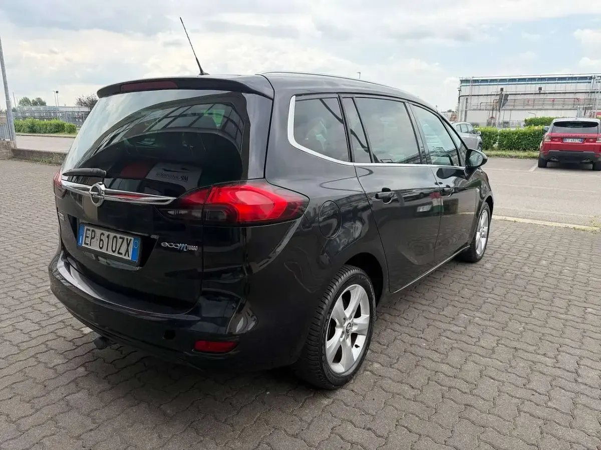 Usata Opel Zafira Tourer 150 CV (110 kW) 2013 Nero Monovolume