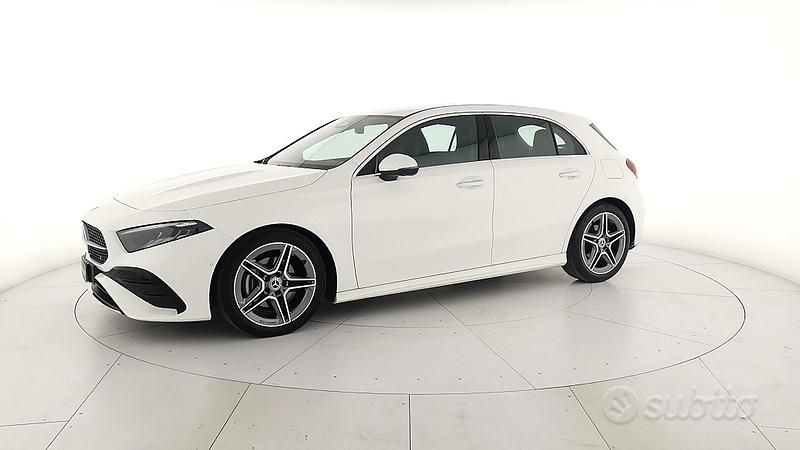 Usata Mercedes A180 AMG Line Premium 116 CV (85 kW) 2024 Bianco Berlina