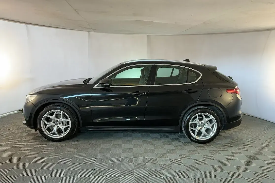 Usata Alfa Romeo Stelvio Executive 190 CV (139 kW) 2019 Nero SUV
