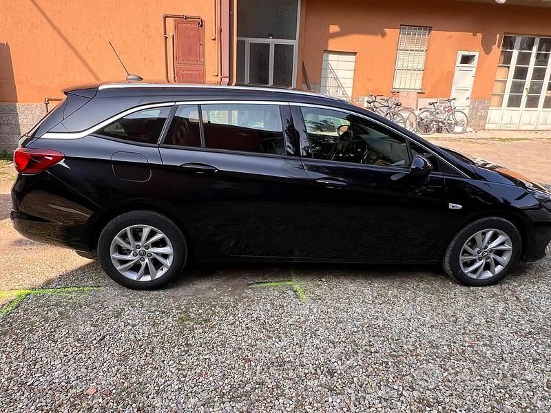 Usata Opel Astra GS Line 122 CV (89 kW) 2022 Nero Station wagon