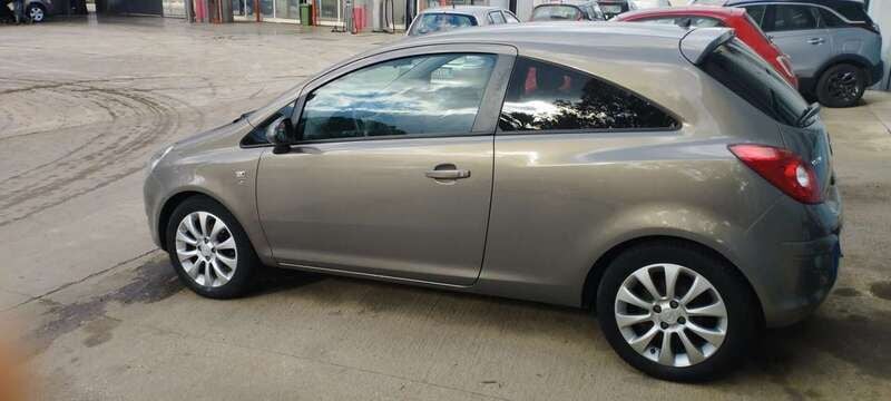 Usata Opel Corsa 75 CV (55 kW) 2011 Grigio Utilitaria