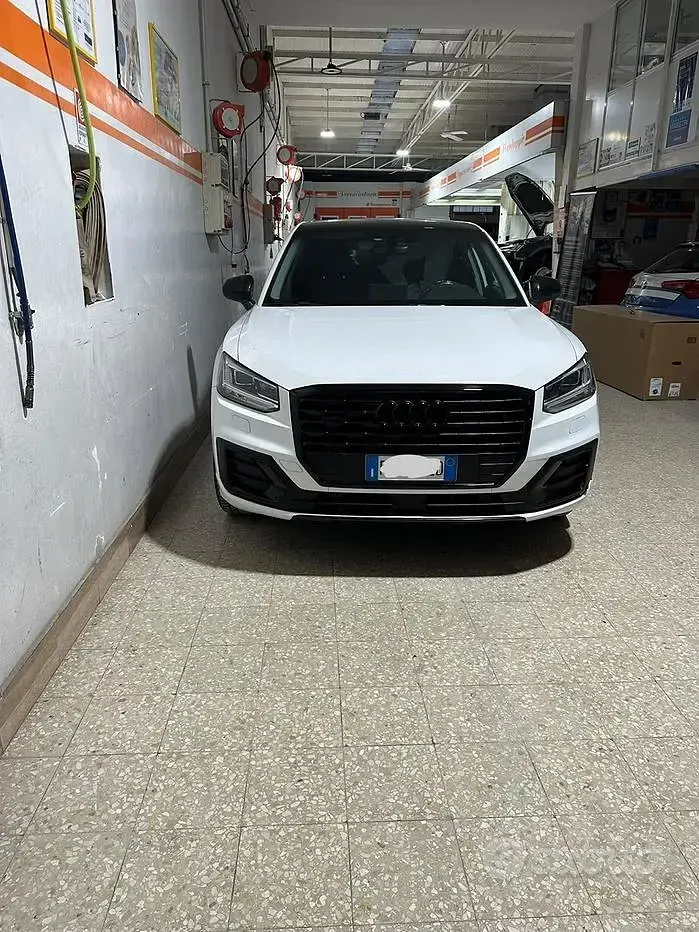 Usata Audi Q2 Black Edition 150 CV (110 kW) 2018 Bianco SUV