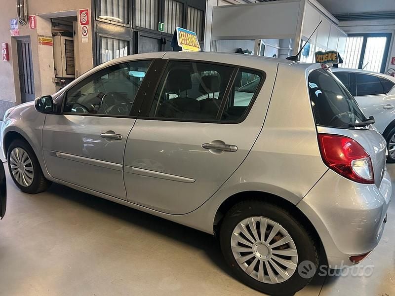 Usata Renault Clio IV Dynamique 105 CV (77 kW) 2012 Grigio Berlina