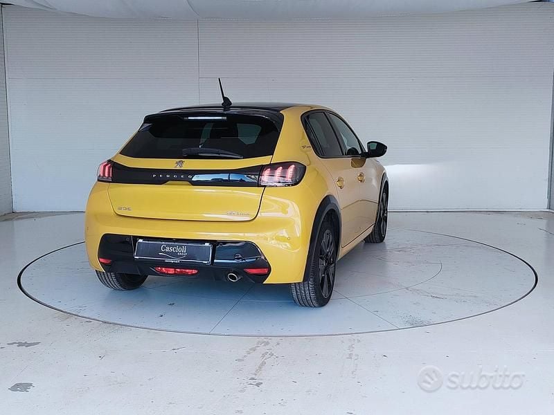 Usata Peugeot 208 GT-line 100 CV (73 kW) 2020 Giallo Utilitaria