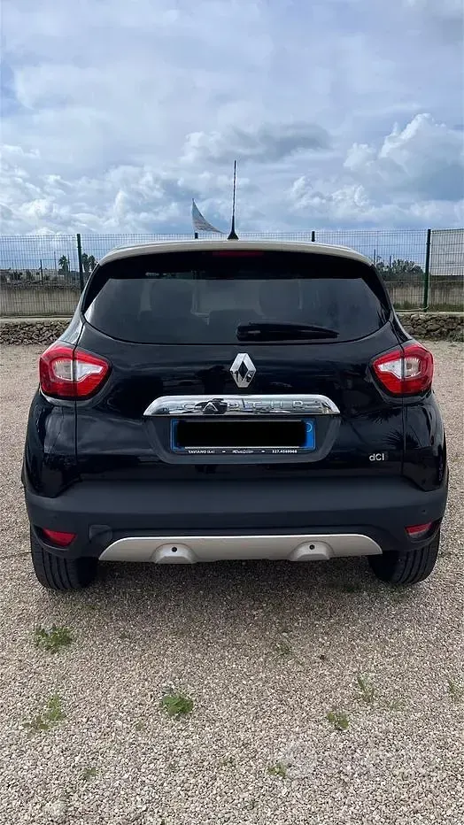 Usata Renault Captur Zen 90 CV (66 kW) 2016 Nero SUV