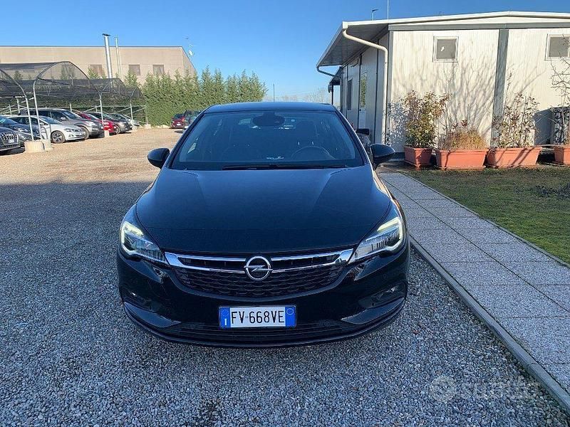 Usata Opel Astra OPC 125 CV (91 kW) 2019 Nero Berlina