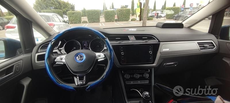 Usata VW Touran 150 CV (110 kW) 2018 Blu Monovolume