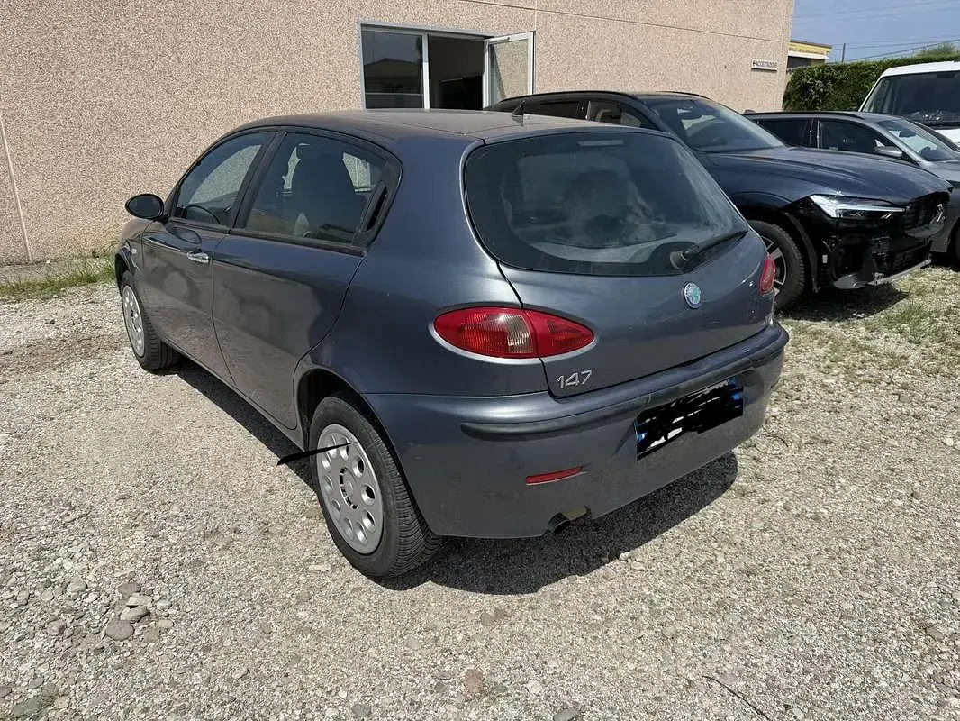 Usata Alfa Romeo 147 Distinctive 116 CV (85 kW) 2004 Utilitaria