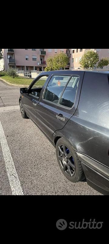 Usata VW Golf III 1995 Blu Berlina