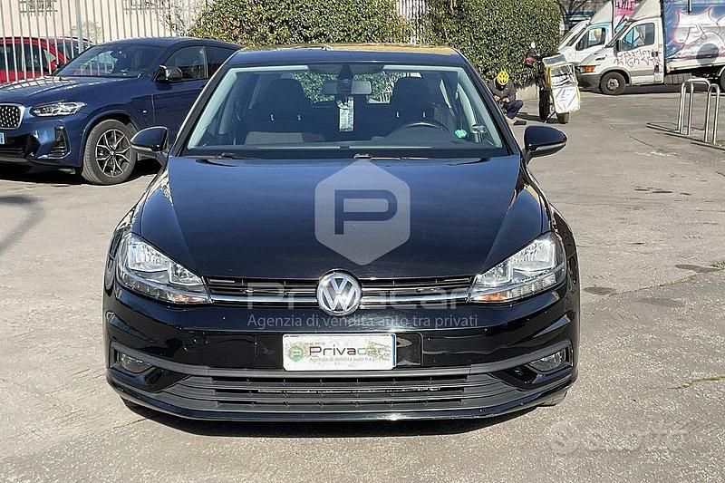 Usata VW Golf VII Trendline 110 CV (80 kW) 2018 Nero Utilitaria