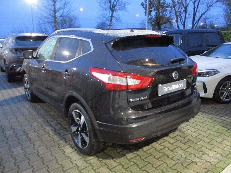 Gebraucht Nissan Qashqai 360º 110 PS (80 kW) 2016 Schwarz SUV
