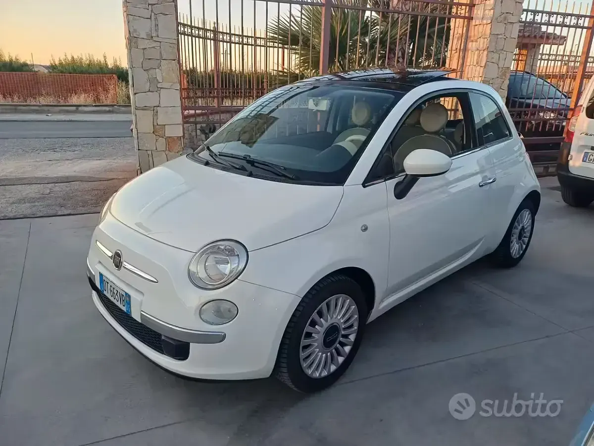 Usata Fiat 500 Lounge 69 CV (50 kW) 2010 Bianco Utilitaria
