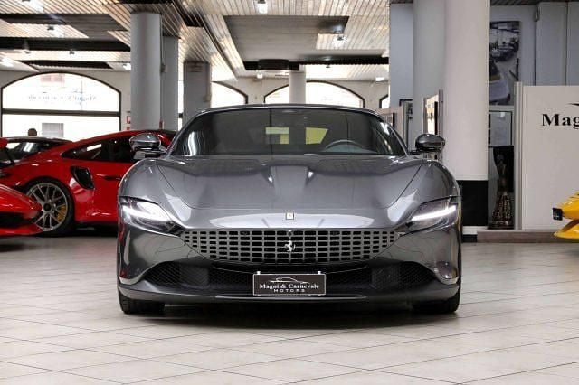 Usata Ferrari Roma 620 CV (456 kW) 2021 Grigio silverstone Coupé