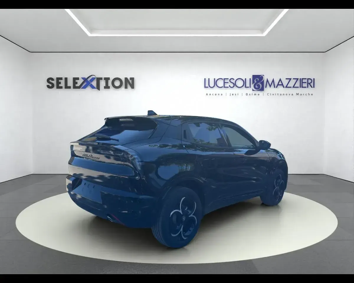Nuova Alfa Romeo Junior 145 CV (106 kW) 2026 Nero SUV