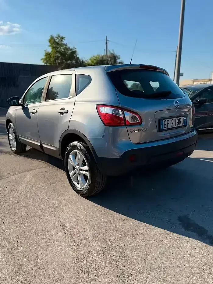Usata Nissan Qashqai Acenta 110 CV (80 kW) 2012 Grigio SUV
