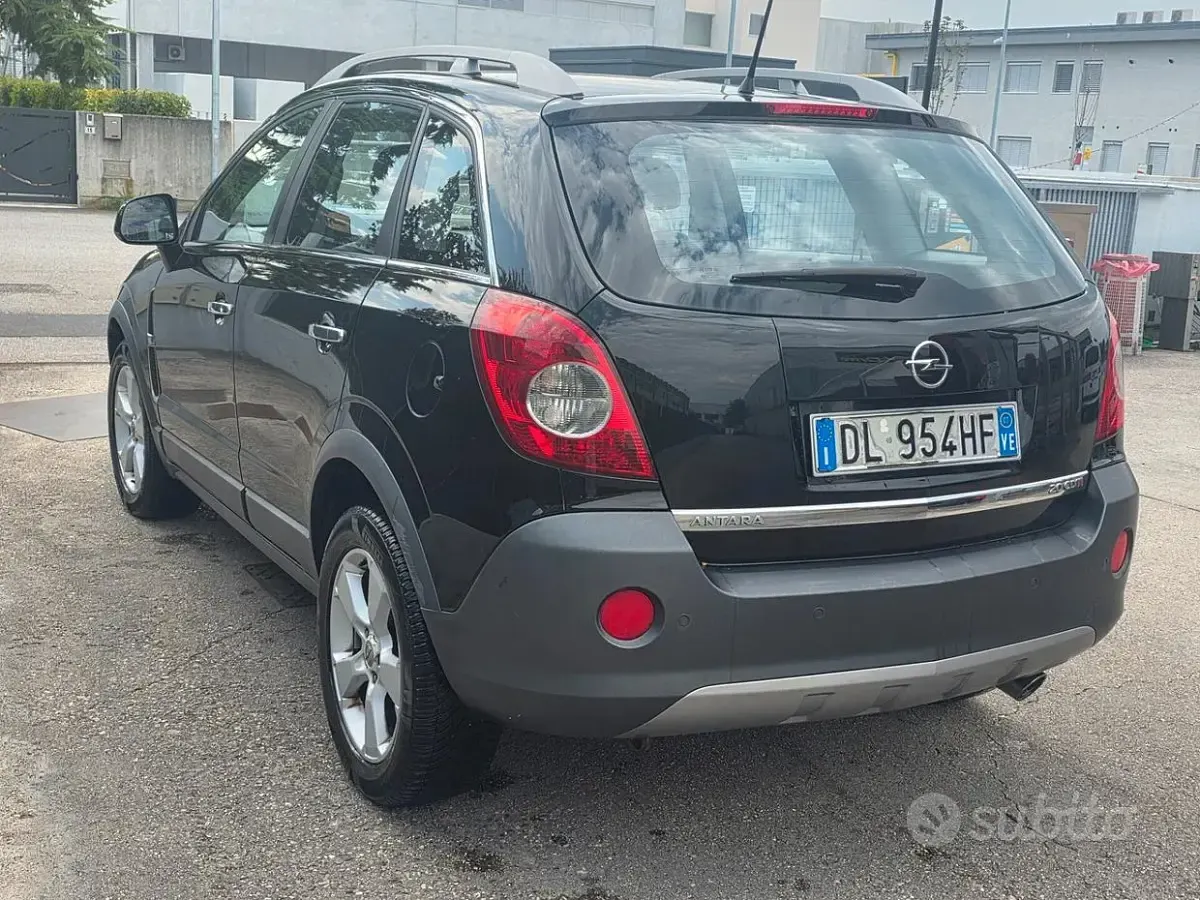 Usata Opel Antara 150 CV (110 kW) 2007 Nero SUV