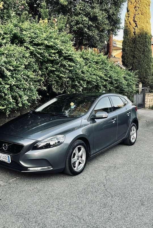 Usata Volvo V40 Business Edition 120 CV (88 kW) 2016 Berlina