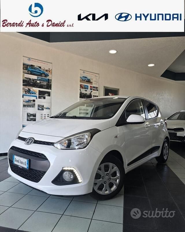 Bianco Usata 2016 Hyundai i10 Edition Due volumi | 8300 € (Buon prezzo) - Immagine 1/4