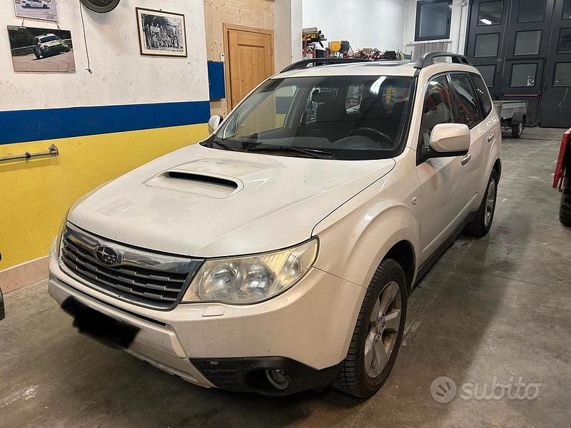 Usata Subaru Forester Trend 147 CV (108 kW) 2010 Bianco SUV