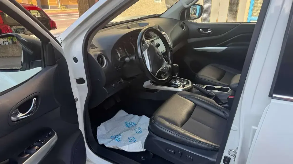 Usata Nissan Navara N-Connecta 190 CV (139 kW) 2021 Bianco Pick-up