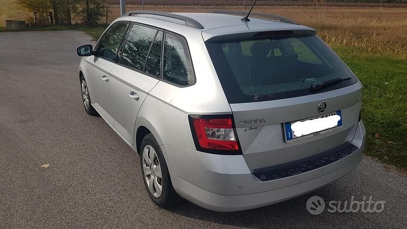Usata Skoda Fabia 90 CV (66 kW) 2016 Grigio Station wagon